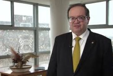 EL PORVENIR DE MÉXICO ESTÁ ENNUESTROS ESTUDIANTES: LEONARDO LOMELÍ