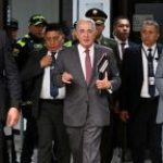 Sentencian al expresidente de Colombia Álvaro Uribe a 12 años de prisión domiciliaria