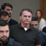 El expresidente de Brasil Jair Bolsonaro fue arrestado para evitar un intento de fuga, según el tribunal