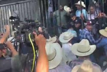 Reunión de Segob con campesinos finaliza sin acuerdos, seguirán los bloqueos