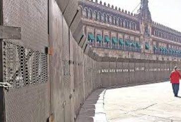El millonario dispendio de recursos públicos en vallas del Gobierno para separar al poder del pueblo