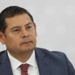 ARMENTA SE LAVA LA CARA