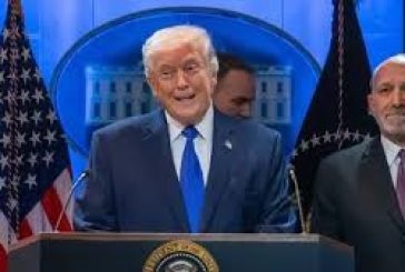 Trump eleva de 10% a 15% el nuevo arancel global tras fallo de la Corte Suprema que llama 