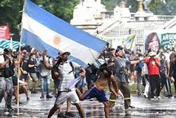 Violenta protesta en Buenos Aires contra reforma laboral de Milei