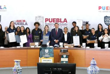ARMENTA MIER RECONOCE A GUERRERAS DE PUEBLA Y FORTALECE DEPORTE FEMENIL