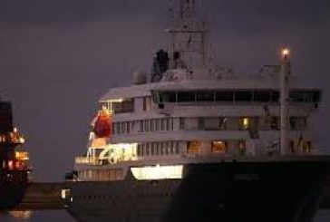 Crucero afectado por hantavirus llega a Tenerife, en Islas Canarias