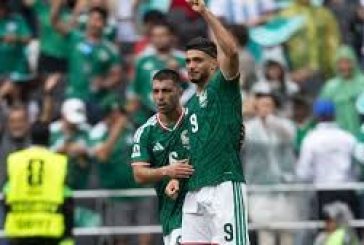 México gana por primera vez en su historia el partido inaugural del Mundial; derrotó 2-0 a Sudáfrica