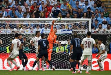 Fracaso de Bielsa: Uruguay cayó ante España con grosero error de Muslera y quedó eliminado del Mundial
