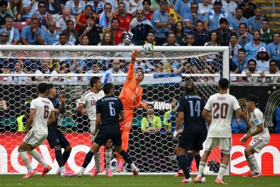 Fracaso de Bielsa: Uruguay cayó ante España con grosero error de Muslera y quedó eliminado del Mundial